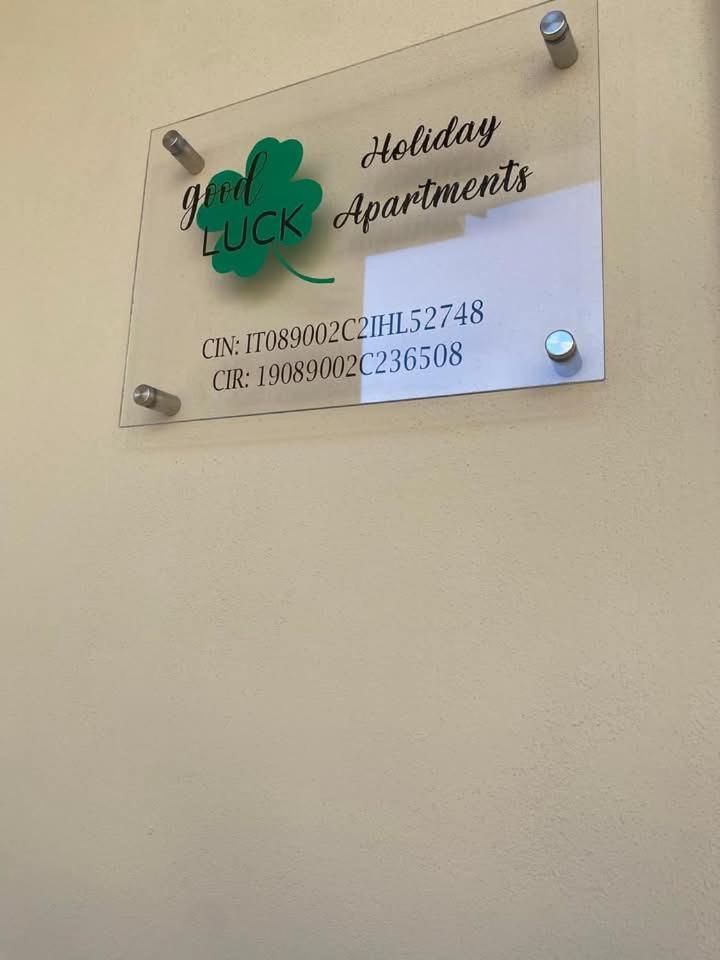 Goodluck Casa Vacanza Avola Bagian luar foto